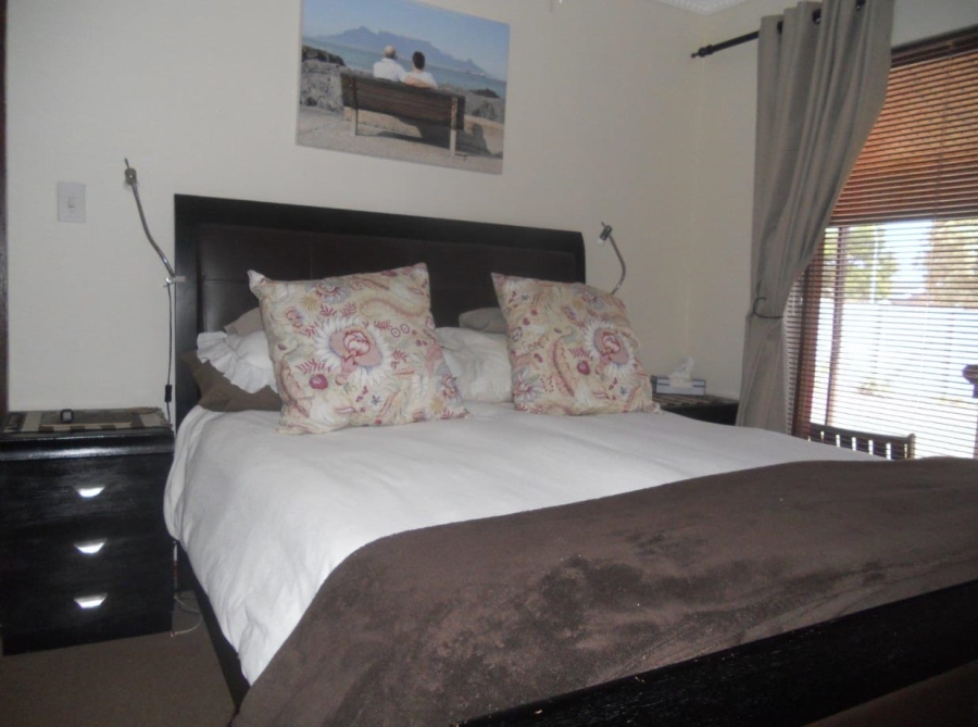 To Let 3 Bedroom Property for Rent in Wavecrest Eastern Cape